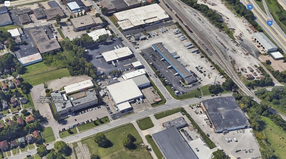 1025 Laidlaw Ave, Cincinnati, OH for lease - Aerial - Image 3 of 3