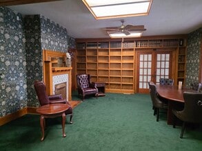 233 3rd St N, Saint Petersburg, FL à louer Photo intérieure- Image 1 de 3