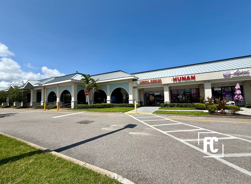 9000-9164 S Federal Hwy, Port Saint Lucie, FL à louer - Photo du bâtiment - Image 2 de 27