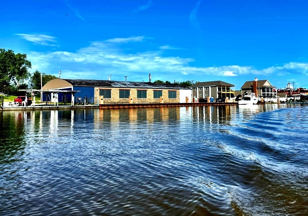 Marina & Residential Income Portfolio portfolio of 2 properties for sale on LoopNet.ca Building Photo- Image 1 of 17