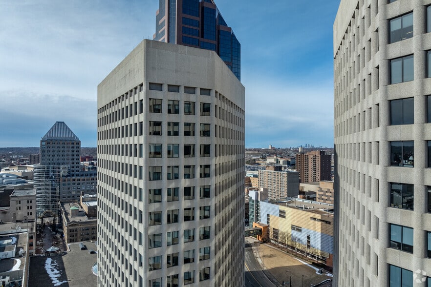444 Cedar St, Saint Paul, MN à louer - Photo du bâtiment - Image 2 de 5