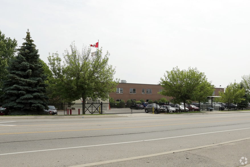 2495 Stanfield Rd, Mississauga, ON for sale - Primary Photo - Image 1 of 3