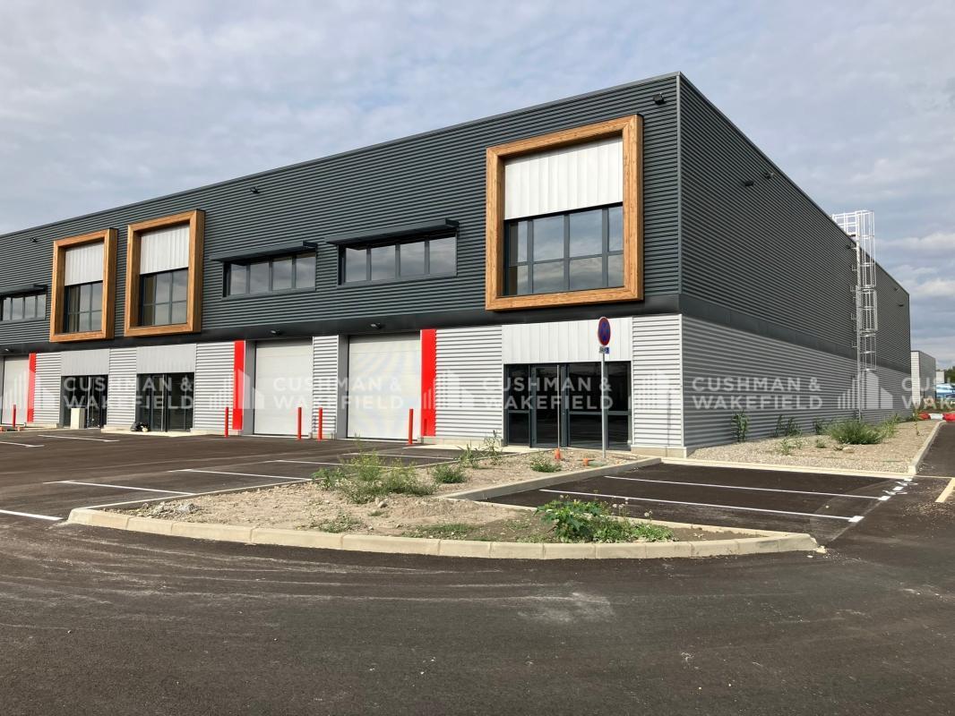 Flex in Manosque for lease Building Photo- Image 1 of 8