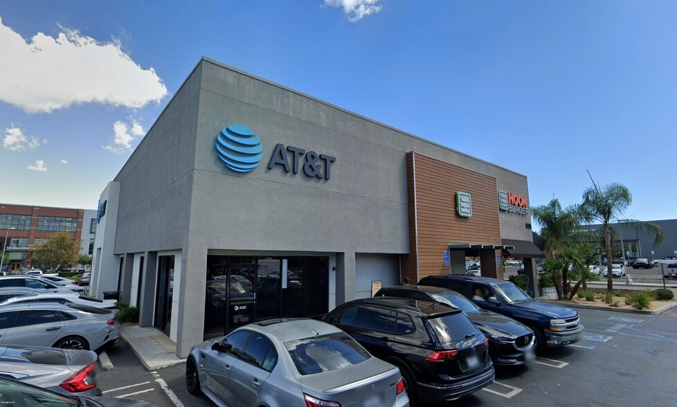 6201-6203 Topanga Canyon Blvd, Woodland Hills, CA for lease - Building Photo - Image 2 of 9