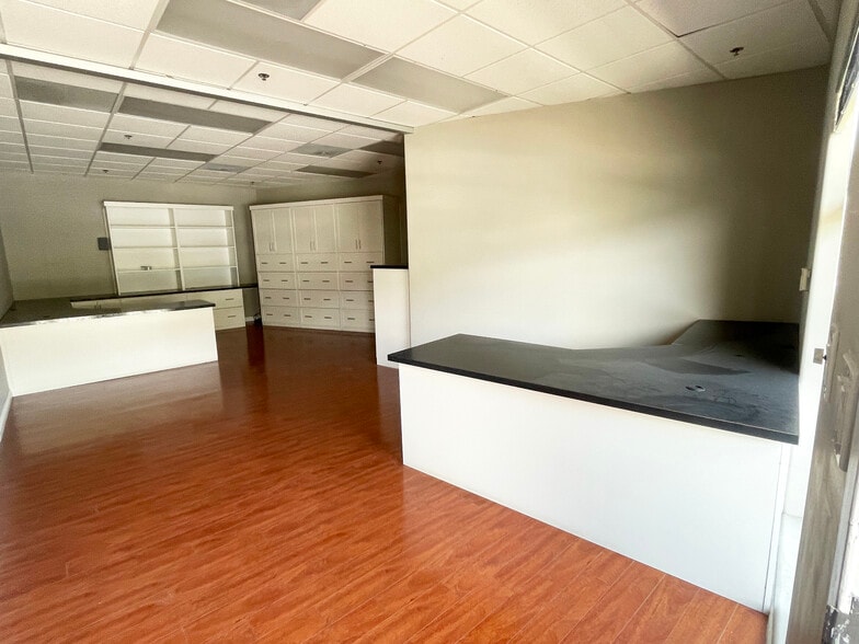 651 N Sepulveda Blvd, Los Angeles, CA for lease - Interior Photo - Image 3 of 5