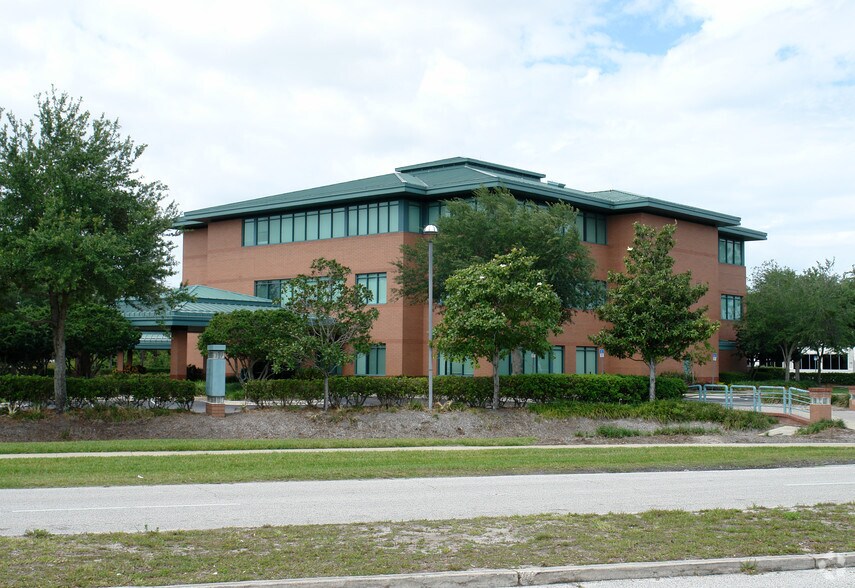 7251 University Blvd, Winter Park, FL à louer - Photo du bâtiment - Image 3 de 4