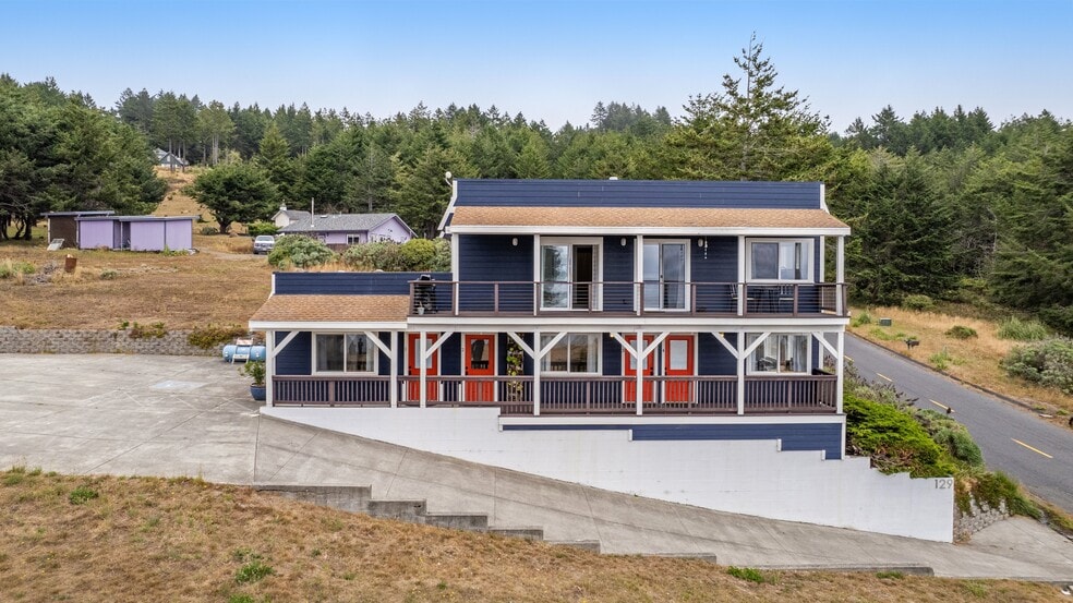 129 Lower Pacific Dr, Whitethorn, CA for sale - Primary Photo - Image 1 of 106