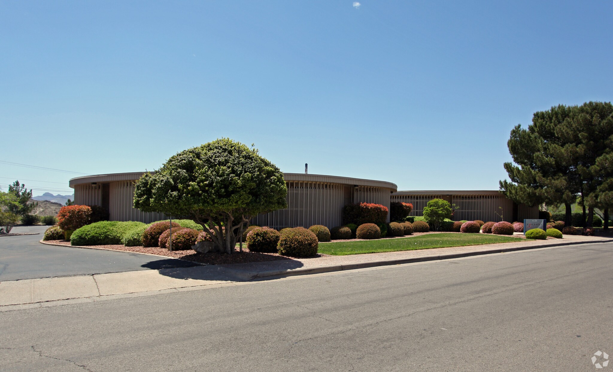 4120 Rio Bravo Dr, El Paso, TX à louer Photo principale- Image 1 de 8