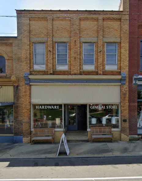 103 N Main St, Mount Gilead, NC for sale - Primary Photo - Image 1 of 7