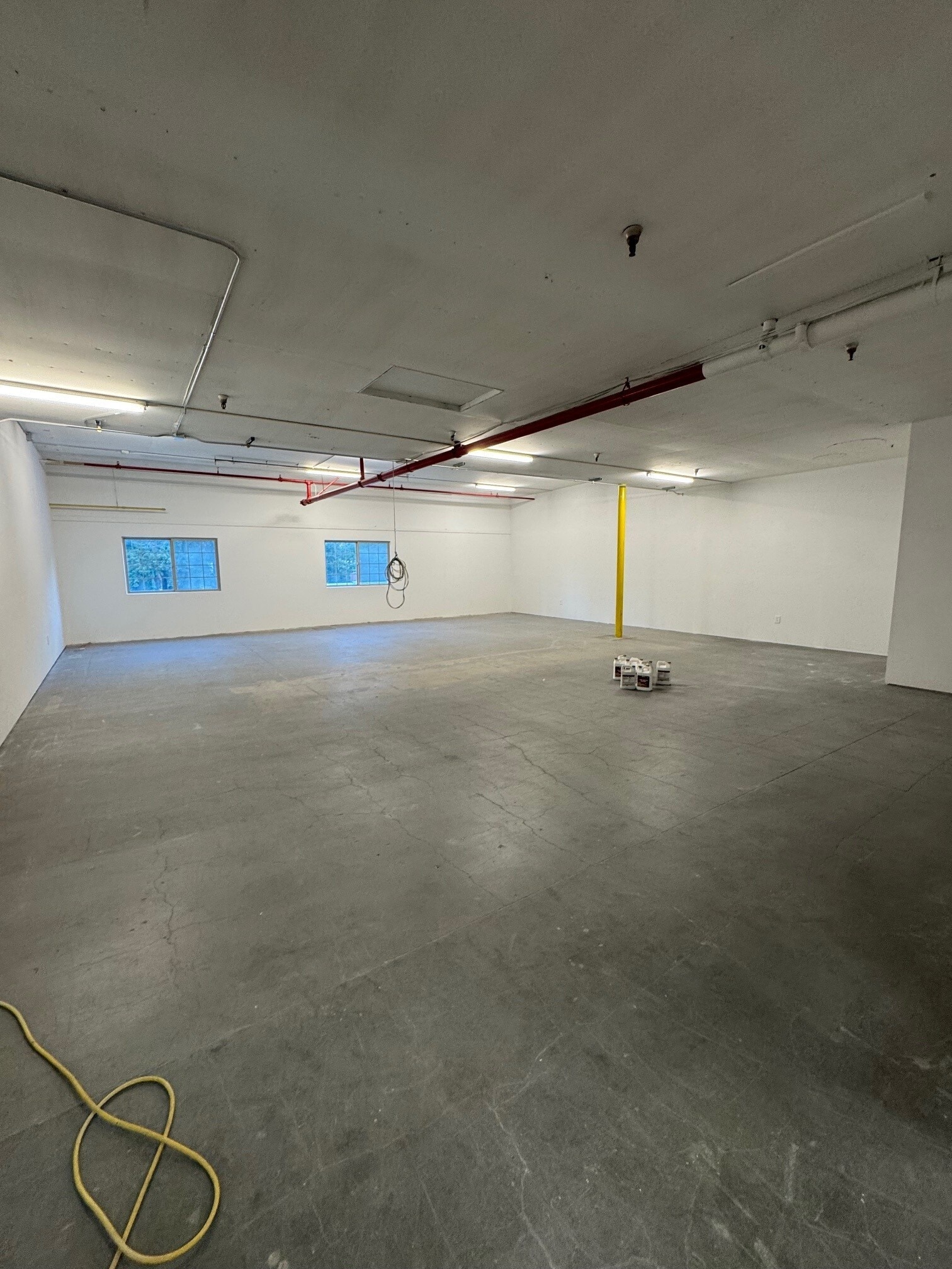 12715 Miller Rd NE, Bainbridge Island, WA for lease Interior Photo- Image 1 of 5