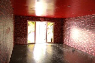 2301-2319 NW 7th St, Miami, FL à louer Photo intérieure- Image 2 de 2