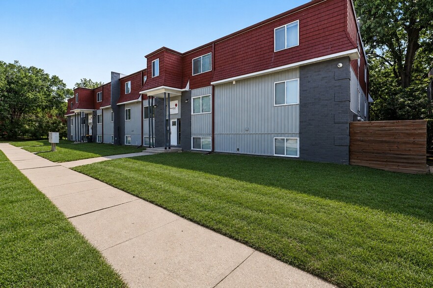 3240-3244 Harrison St, Kansas City, MO for sale - Building Photo - Image 3 of 14