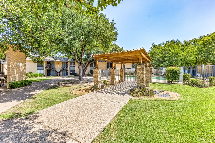 531 S Belt Line Rd, Grand Prairie, TX for sale - Building Photo - Image 3 of 11
