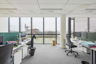 2-8 Rue Sarah Bernhardt, Asnières-sur-Seine for lease Interior Photo- Image 1 of 4