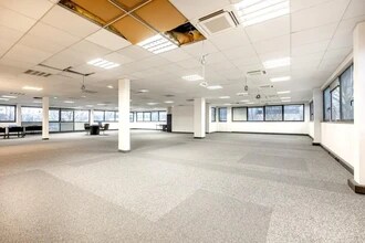 Rue Blaise Pascal, Élancourt for lease Interior Photo- Image 2 of 5