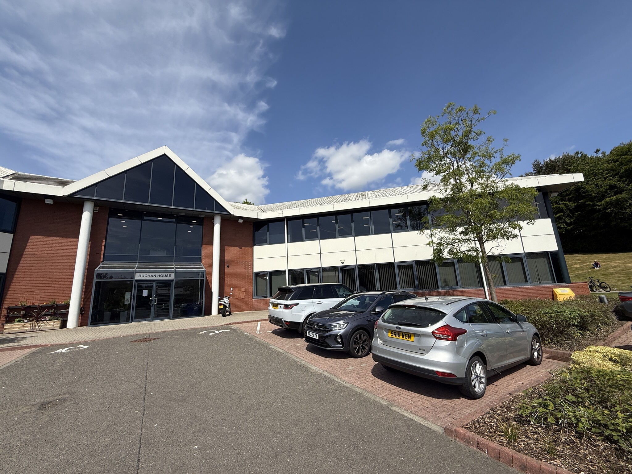 Queensferry Rd, Dunfermline for lease Primary Photo- Image 1 of 12