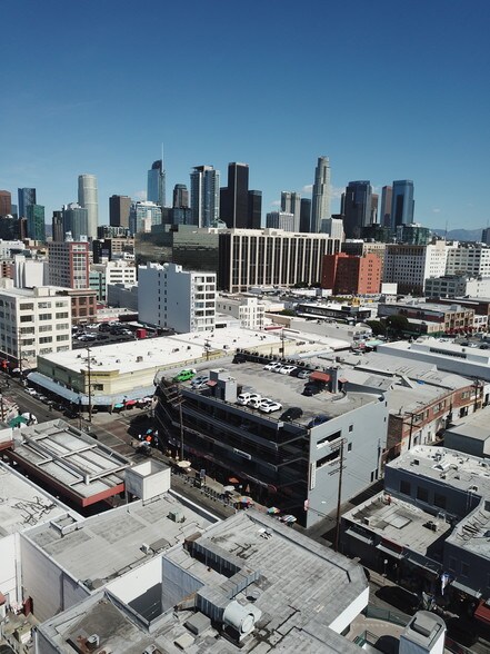 401-415 E 11th St, Los Angeles, CA à louer - Photo du bâtiment - Image 1 de 2