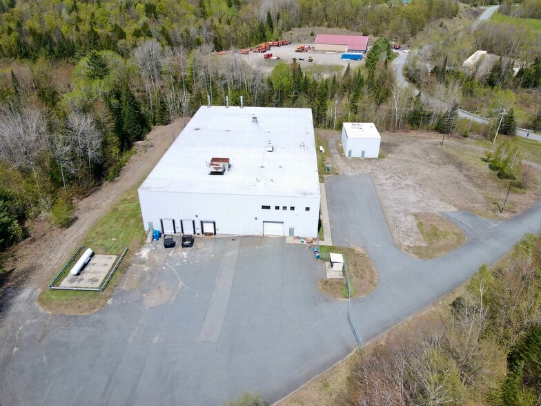 1227 Industrial Pky, Saint Johnsbury, VT for lease - Building Photo - Image 1 of 10