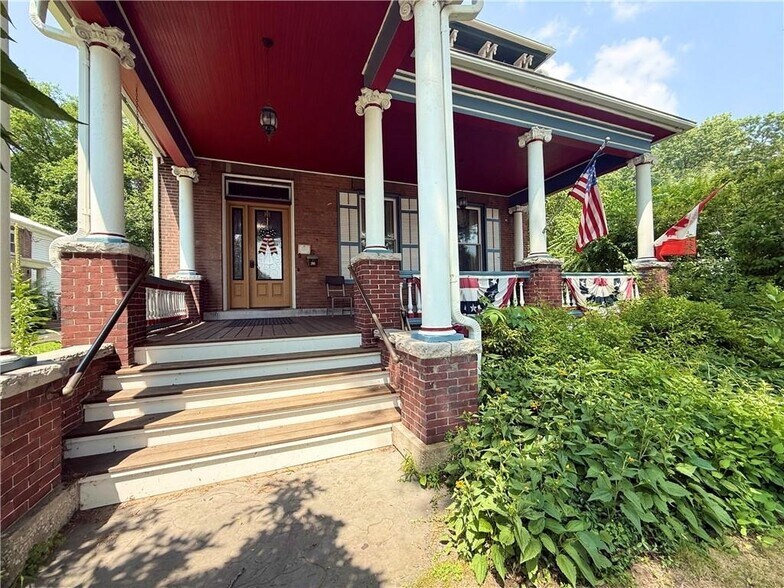 36 W Main St, Waterloo Township, NY à vendre - Photo du bâtiment - Image 3 de 9