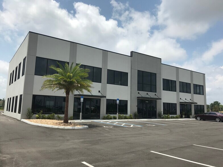 17410 E Highway 50, Clermont, FL à louer - Photo du bâtiment - Image 1 de 6