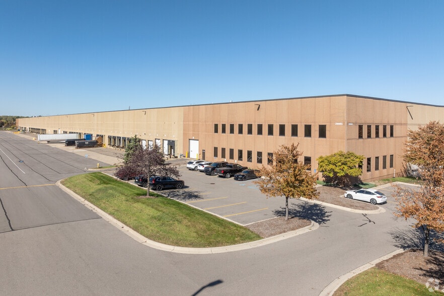 20001 Brownstown Center Dr, Brownstown, MI for lease - Building Photo - Image 3 of 8