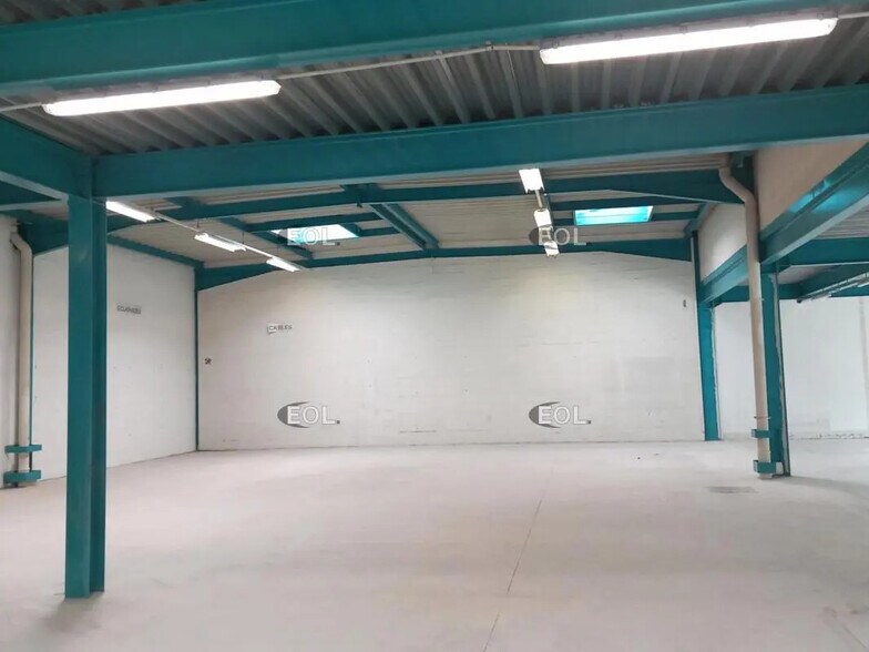 Flex in Tremblay-en-France for lease - Building Photo - Image 2 of 5