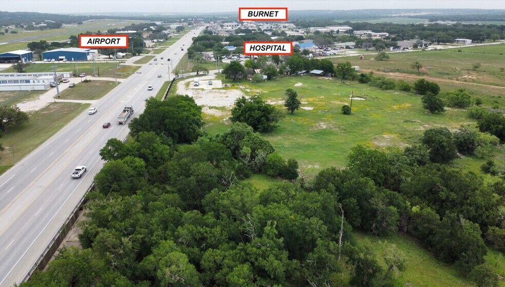 3401 S Water St, Burnet, TX à vendre - Photo du bâtiment - Image 1 de 10