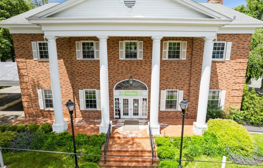 855 Mountain Ave, Mountainside, NJ à vendre - Photo du bâtiment - Image 2 de 22