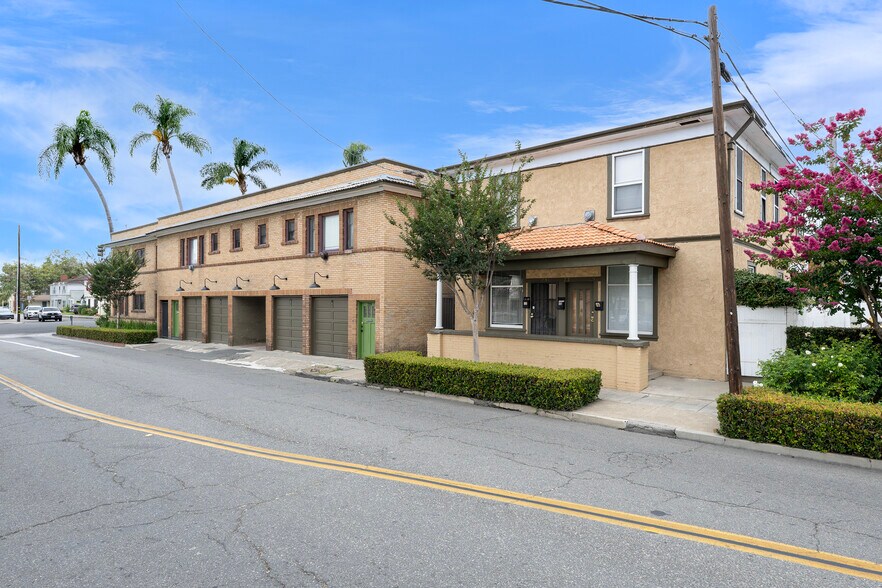 1301 N Broadway, Santa Ana, CA à vendre - Photo du bâtiment - Image 2 de 15