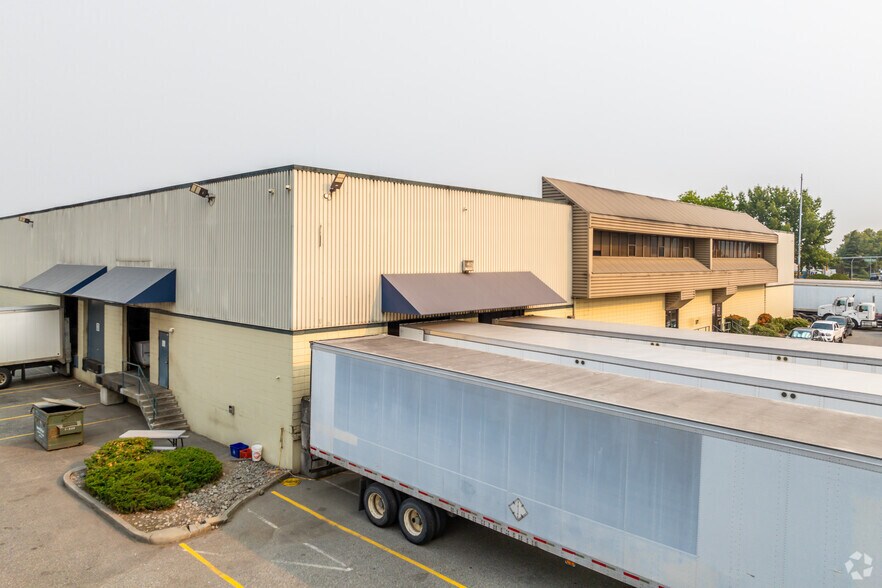 530-590 Chester Rd, Delta, BC for lease - Building Photo - Image 2 of 5