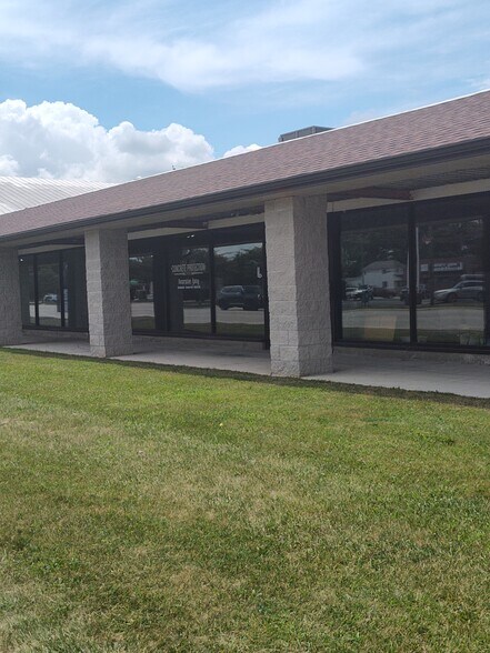 2716 N Main St, Findlay, OH à vendre - Photo du bâtiment - Image 3 de 14