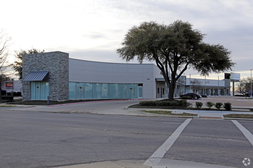 426-428 E Lamar Blvd, Arlington, TX for lease - Building Photo - Image 1 of 3