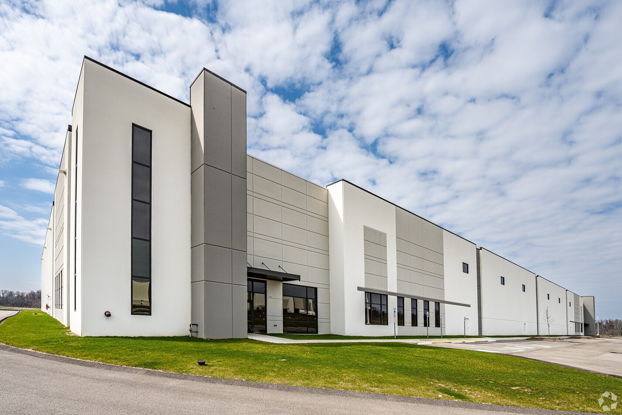 1001 Blue Sky Ln, Coraopolis, PA à louer Photo principale- Image 1 de 7