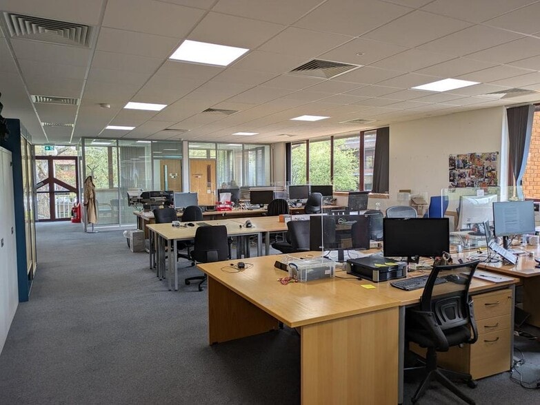 60 Priestley Rd, Guildford for lease - Interior Photo - Image 2 of 6