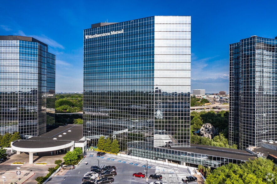 5420 Lyndon B Johnson Fwy, Dallas, TX for lease - Primary Photo - Image 1 of 8