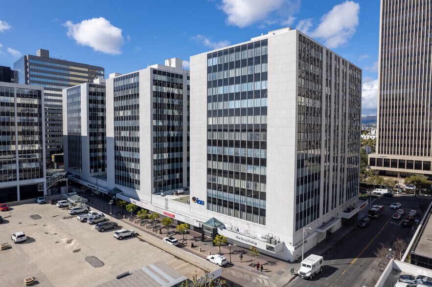 3440 Wilshire Blvd, Los Angeles, CA à louer - Photo du bâtiment - Image 1 de 8