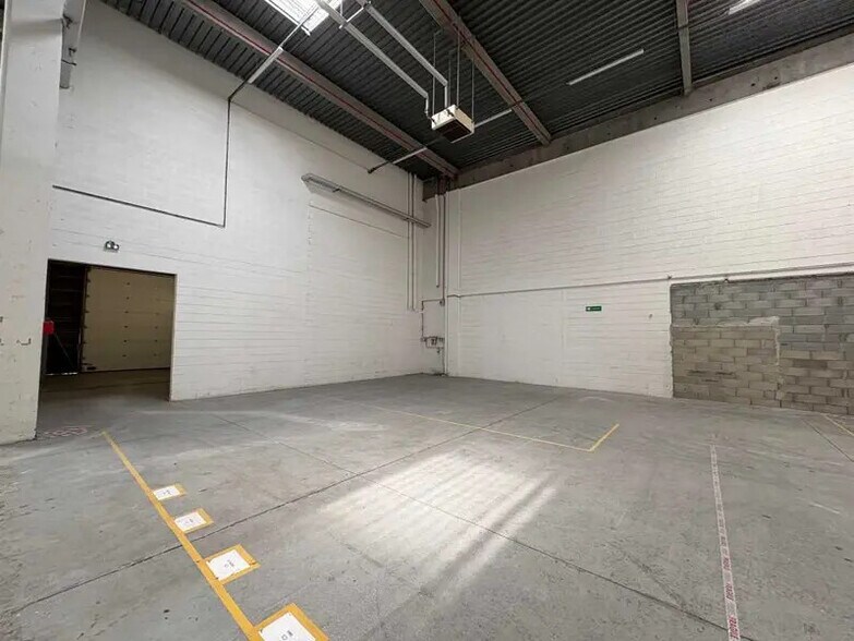 Flex in Saint-Quentin-Fallavier for sale - Interior Photo - Image 2 of 20