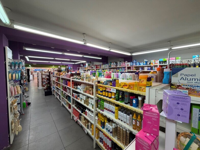 Retail in Barcelona, Barcelona for lease - Interior Photo - Image 3 of 3