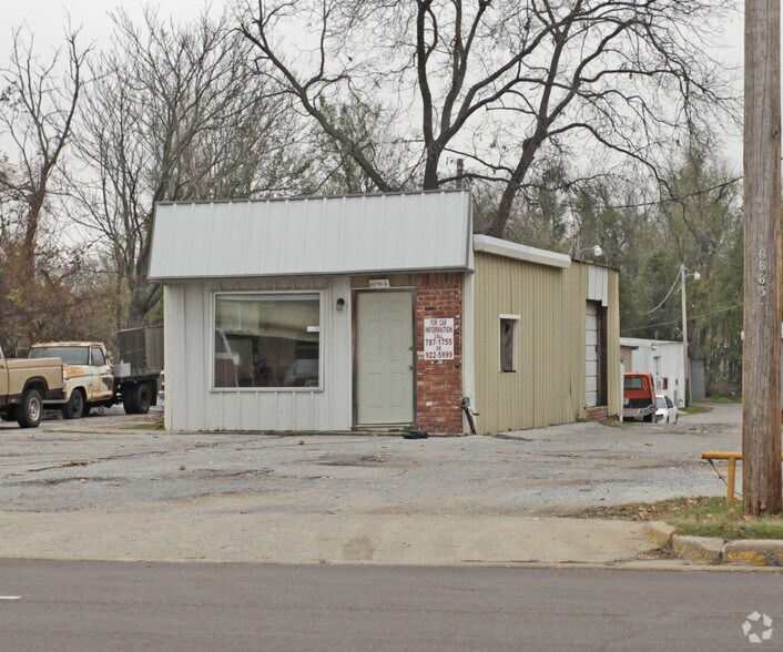 6710 NW 10th St, Oklahoma City, OK for sale - Primary Photo - Image 1 of 3