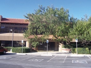 4445 N Mesa St, El Paso, TX à louer Photo du bâtiment- Image 1 de 35