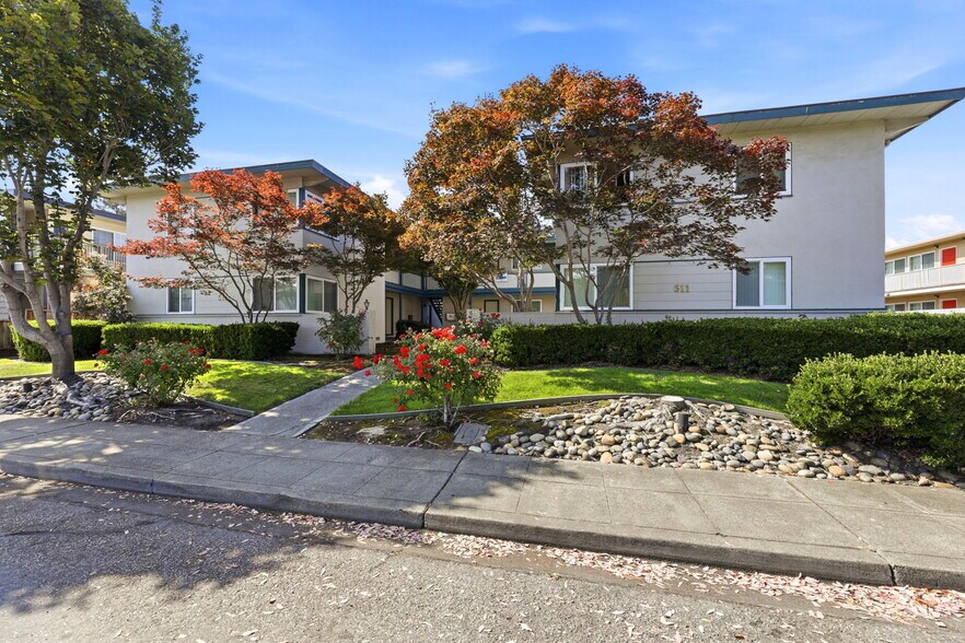511 Walker Dr, Mountain View, CA à vendre - Photo du bâtiment - Image 2 de 31