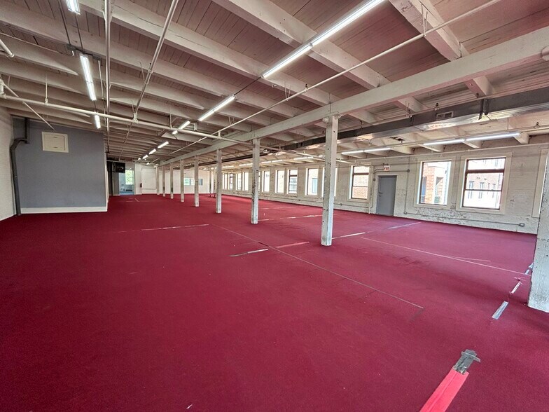 3735 W Belmont Ave, Chicago, IL à louer - Photo du bâtiment - Image 3 de 20