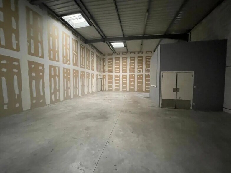 Industriel dans Argenteuil à louer - Photo intérieure - Image 3 de 7