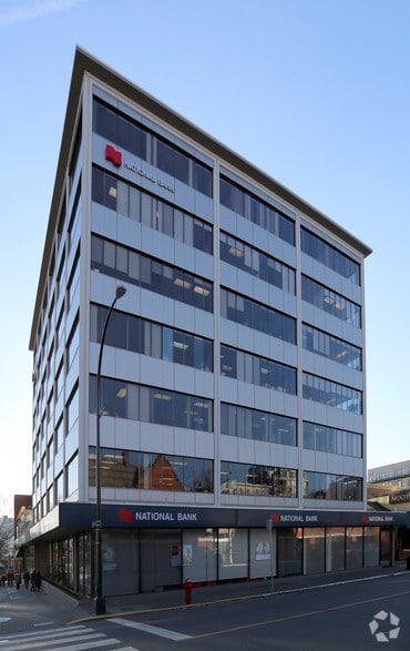 880-880 Douglas St, Victoria, BC for lease - Building Photo - Image 2 of 9