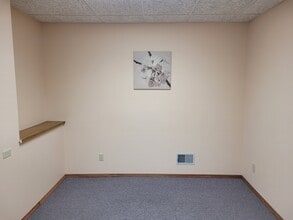 1333 College Ave, South Milwaukee, WI à louer Photo intérieure- Image 2 de 5