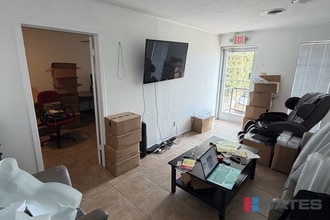 1027 Mississippi Ave, Dallas, TX for lease Interior Photo- Image 2 of 3