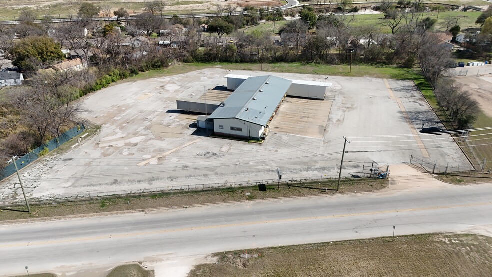 3230 Clay Ave, Waco, TX for sale - Building Photo - Image 3 of 14
