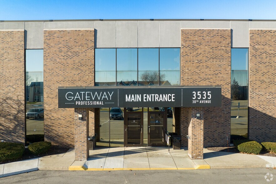 3535 30th Ave, Kenosha, WI à louer - Photo du bâtiment - Image 2 de 15