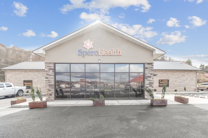 182 Roy Campbell Dr, Hazard, KY à vendre - Photo du bâtiment - Image 2 de 15