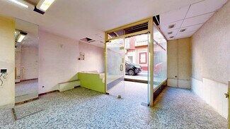 Plus de détails pour Multi-résidentiel à vendre